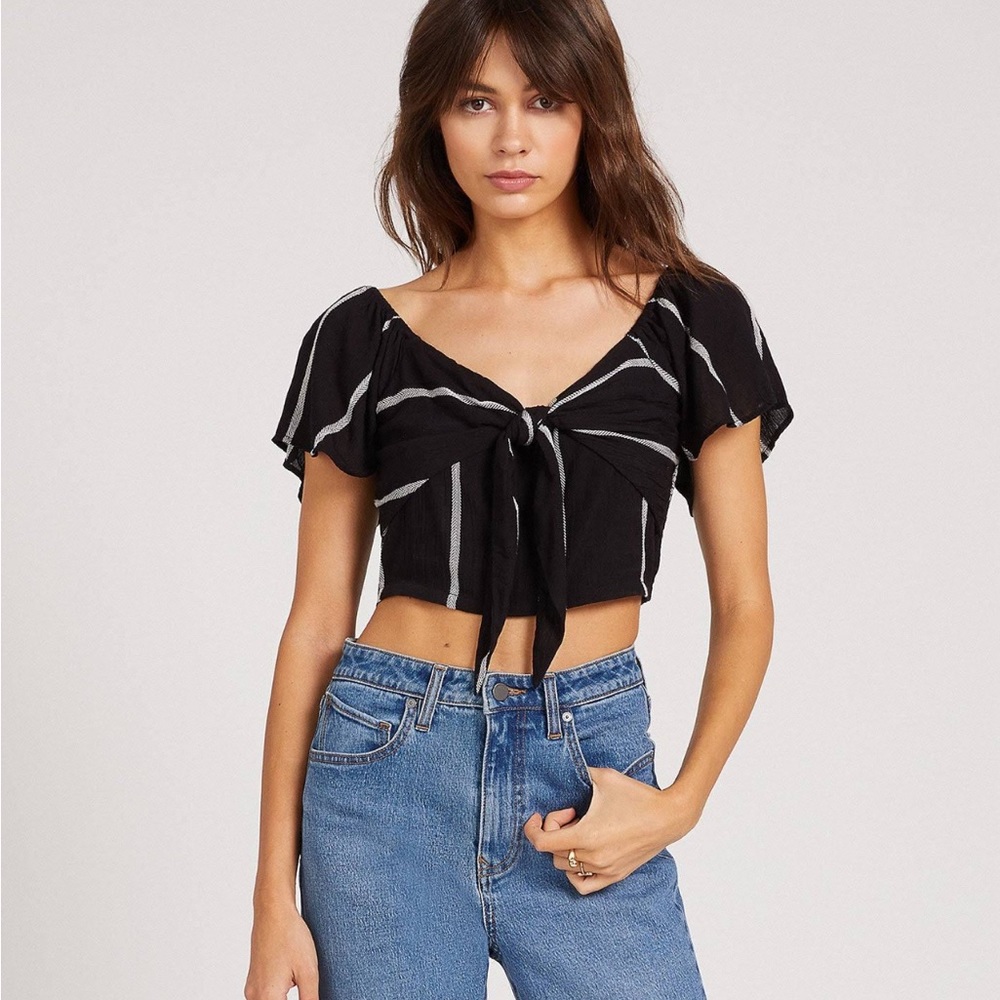 Volcom Coco tie Chest Crop Top Black White